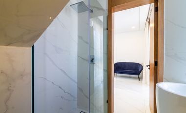 Casa en Valle Real con alberca