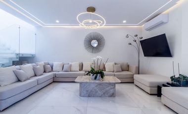 Casa en Valle Real con alberca