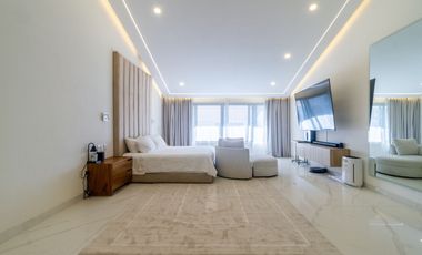 Casa en Valle Real con alberca