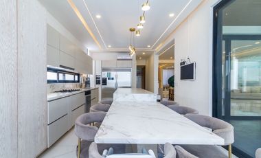 Casa en Valle Real con alberca