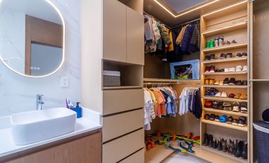 Casa en Valle Real con alberca