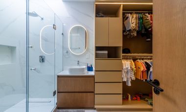 Casa en Valle Real con alberca