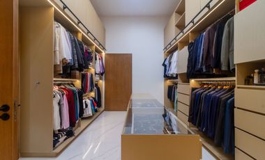 Casa en Valle Real con alberca