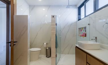 Casa en Valle Real con alberca