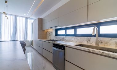 Casa en Valle Real con alberca