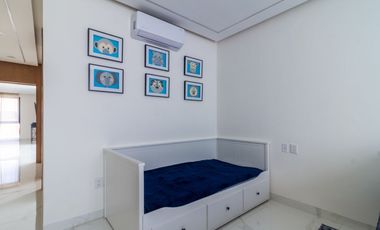 Casa en Valle Real con alberca