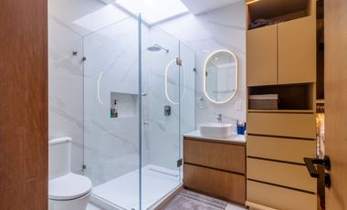 Casa en Valle Real con alberca