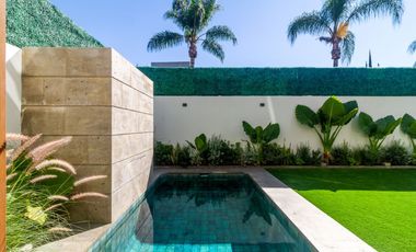 Casa en Valle Real con alberca