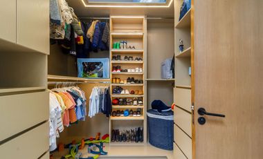 Casa en Valle Real con alberca