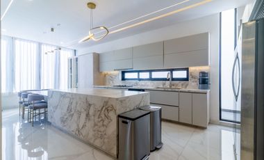 Casa en Valle Real con alberca