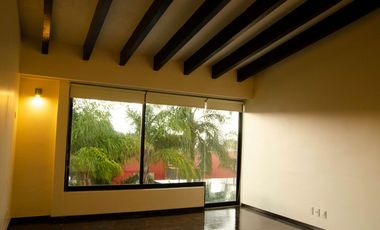 Casa en renta, en Prado Largo, Zona Esmeralda, con amplio jardín, impecable