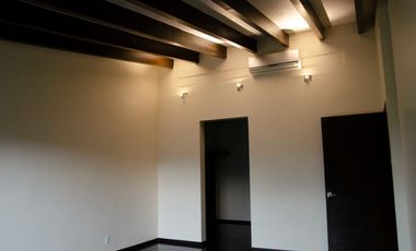 Casa en renta, en Prado Largo, Zona Esmeralda, con amplio jardín, impecable