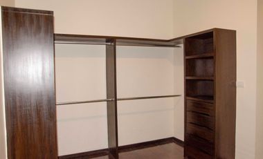 Casa en renta, en Prado Largo, Zona Esmeralda, con amplio jardín, impecable