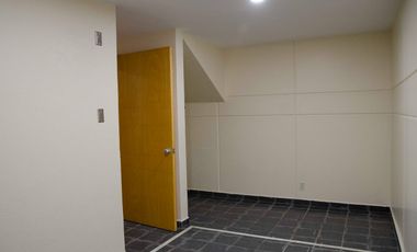 Casa en renta, en Prado Largo, Zona Esmeralda, con amplio jardín, impecable