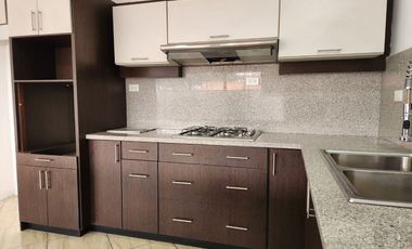 EN RENTA departamento de 3 dormitorios sector Av. Paucarbamba