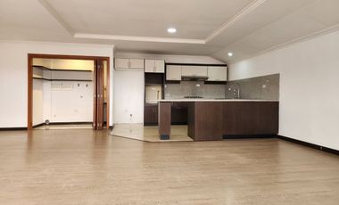 EN RENTA departamento de 3 dormitorios sector Av. Paucarbamba