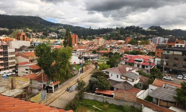 EN RENTA departamento de 3 dormitorios sector Av. Paucarbamba