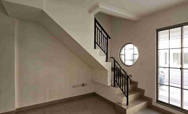 Disewa murah rumah PIK 2 Uk 4.5x10 3 Lantai Siap Huni