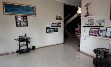 Dijual Rumah Pojok Besar Terawat Full Furnished Taman Paris Puri Surya Jaya Gedangan Sidoarjo