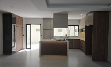 CASA INDEPENDIENTE MODERNA EN VENTA | 3 DORMITORIOS | VISTA AL RÍO | UCUBAMBA