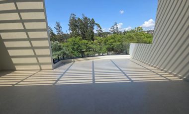 CASA INDEPENDIENTE MODERNA EN VENTA | 3 DORMITORIOS | VISTA AL RÍO | UCUBAMBA