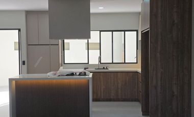 CASA INDEPENDIENTE MODERNA EN VENTA | 3 DORMITORIOS | VISTA AL RÍO | UCUBAMBA