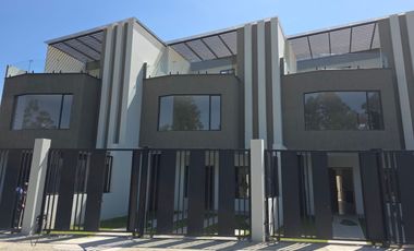 CASA INDEPENDIENTE MODERNA EN VENTA | 3 DORMITORIOS | VISTA AL RÍO | UCUBAMBA