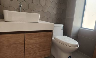 En venta casa elegante de 2 pisos en Condominio Privado en Challuabamba