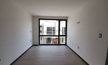 En venta casa elegante de 2 pisos en Condominio Privado en Challuabamba