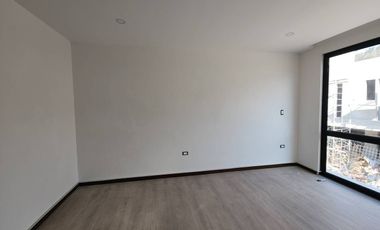 En venta casa elegante de 2 pisos en Condominio Privado en Challuabamba