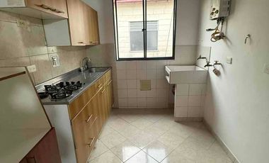 vendo apartamnto en Itagui Santa María 
Centro de la moda 3 alcobas 2 baños parqueaderos comunes