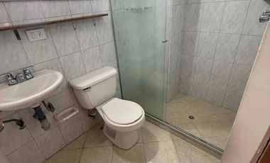 vendo apartamnto en Itagui Santa María 
Centro de la moda 3 alcobas 2 baños parqueaderos comunes