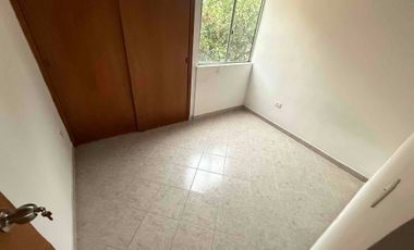 vendo apartamnto en Itagui Santa María 
Centro de la moda 3 alcobas 2 baños parqueaderos comunes