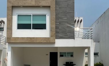 Casa amueblada en renta. Cluster 8, Fracc. Real Campestre. Villahermosa Tabasco.