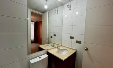 Se Arrienda Departamento En Calle Carmen En Santiago.