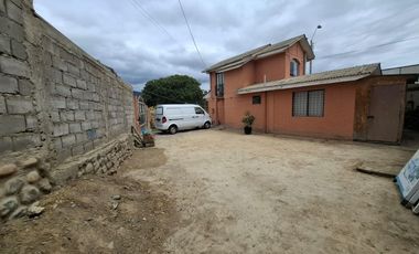 Casa aislada 3D 1B avenida principal sector Sindempart