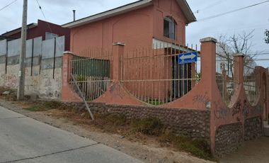Casa aislada 3D 1B avenida principal sector Sindempart