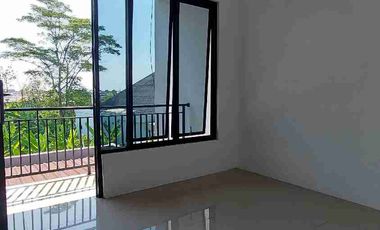 Rumah 2 lantai di Kalicari Pedurungan, harga 800jutaan