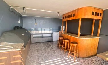 Casa en primera línea al mar, Av. Grecia, sector sur.