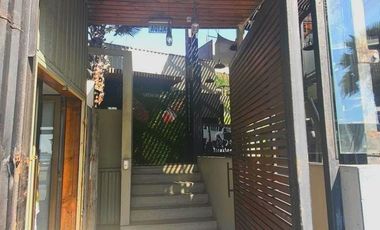 Casa en primera línea al mar, Av. Grecia, sector sur.