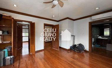 Corner Duplex with Garden for Sale in Villa Terrace