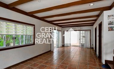 Corner Duplex with Garden for Sale in Villa Terrace