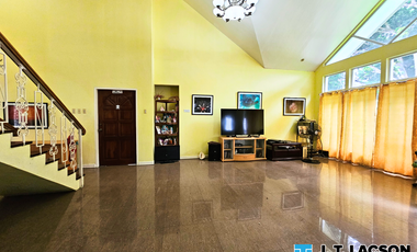 🏡 𝟰𝗕𝗥 𝗛𝗼𝗺𝗲 𝗼𝗻 𝗮𝗻 𝗘𝘅𝗽𝗮𝗻𝘀𝗶𝘃𝗲 𝟴𝟮𝟲 𝘀𝗾𝗺 𝗟𝗼𝘁 – 𝗙𝗼𝗿 𝗦𝗮𝗹𝗲 𝗮𝘁 ₱𝟴.𝟱 𝗠𝗶𝗹𝗹𝗶𝗼𝗻