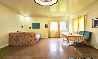 🏡 𝟰𝗕𝗥 𝗛𝗼𝗺𝗲 𝗼𝗻 𝗮𝗻 𝗘𝘅𝗽𝗮𝗻𝘀𝗶𝘃𝗲 𝟴𝟮𝟲 𝘀𝗾𝗺 𝗟𝗼𝘁 – 𝗙𝗼𝗿 𝗦𝗮𝗹𝗲 𝗮𝘁 ₱𝟴.𝟱 𝗠𝗶𝗹𝗹𝗶𝗼𝗻