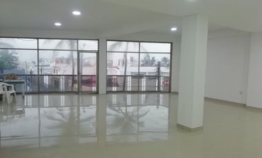 RENTO OFICINAS FRENTE AL MAR, CERCA DE BULEVAR