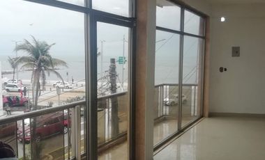 RENTO OFICINAS FRENTE AL MAR, CERCA DE BULEVAR