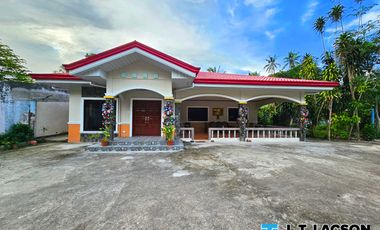 🏡 𝟯𝗕𝗥 𝗛𝗼𝘂𝘀𝗲 𝘄𝗶𝘁𝗵 𝗦𝘄𝗶𝗺𝗺𝗶𝗻𝗴 𝗣𝗼𝗼𝗹 — 𝗕𝗮𝗰𝗼𝗻𝗴, 𝗡𝗲𝗴𝗿𝗼𝘀 𝗢𝗿𝗶𝗲𝗻𝘁𝗮𝗹