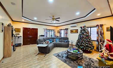 🏡 𝟯𝗕𝗥 𝗛𝗼𝘂𝘀𝗲 𝘄𝗶𝘁𝗵 𝗦𝘄𝗶𝗺𝗺𝗶𝗻𝗴 𝗣𝗼𝗼𝗹 — 𝗕𝗮𝗰𝗼𝗻𝗴, 𝗡𝗲𝗴𝗿𝗼𝘀 𝗢𝗿𝗶𝗲𝗻𝘁𝗮𝗹