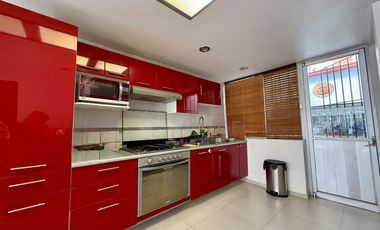 Venta Casa en Esquina en Fraccionamiento CCTV