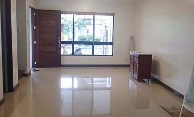 GREENWOODS EXECUTIVE VILLAGE BEAUTIFUL 2 STOREY HOUSE FOR LEASE